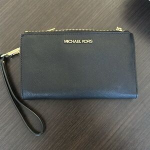 Michael Kors Wristlet purse